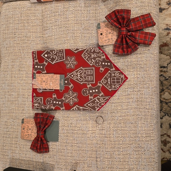 PAW & TAIL RED & BROWN GINGERBREAD MAN PET BANDANA, PLAID BOW TIE, BOW BUNDLE - Picture 14 of 14
